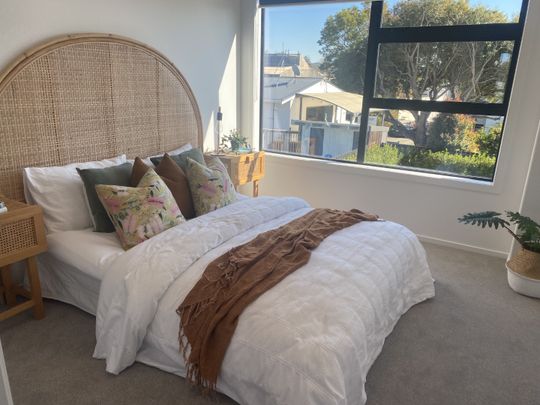 Beautifully Near New Townhouse - Greerton - Photo 1