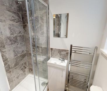 1 bedroom in a house share to rent - Photo 6