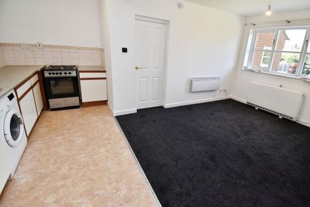 1 bedroom Flat To Let - Photo 5