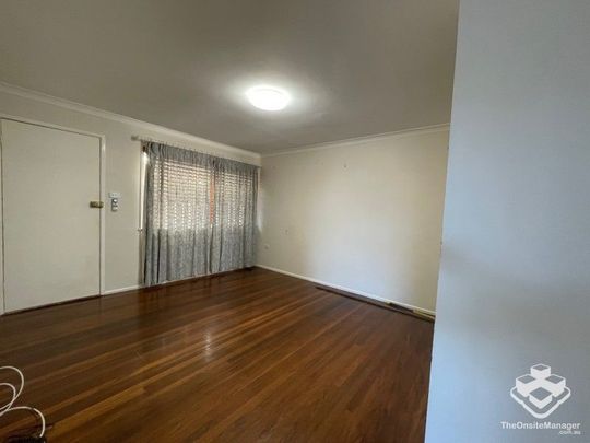 two bedroom unit to let - Photo 1