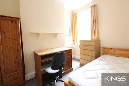 5 bedroom terraced house to rent - Photo 4