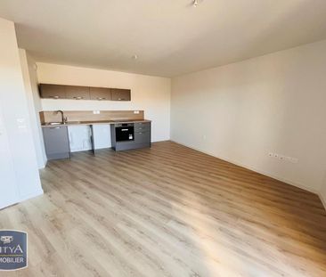 Location Appartement 2 pièces 47m² WAMBRECHIES 59118 - Photo 2
