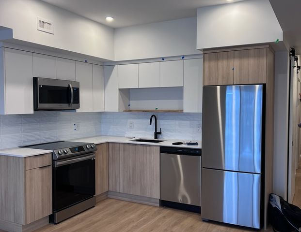 Downtown Kelowna 1 bed suite - Photo 1