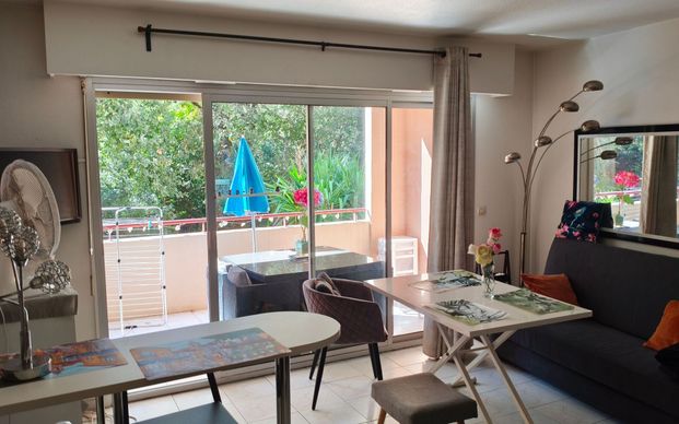 Appartement à louer 2 pièces • Villeneuve-Loubet - Photo 1