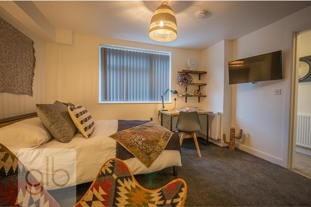 1 bedroom in a house share to rent - Photo 1