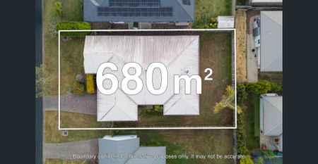 For Lease: Modern Family Home with Spacious Yard and Contemporary Comforts in Ormeau - Photo 4