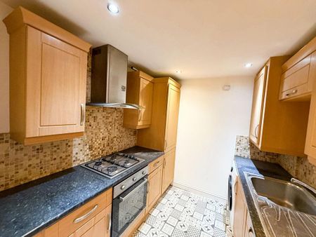 2 bedroom flat to rent - Photo 5