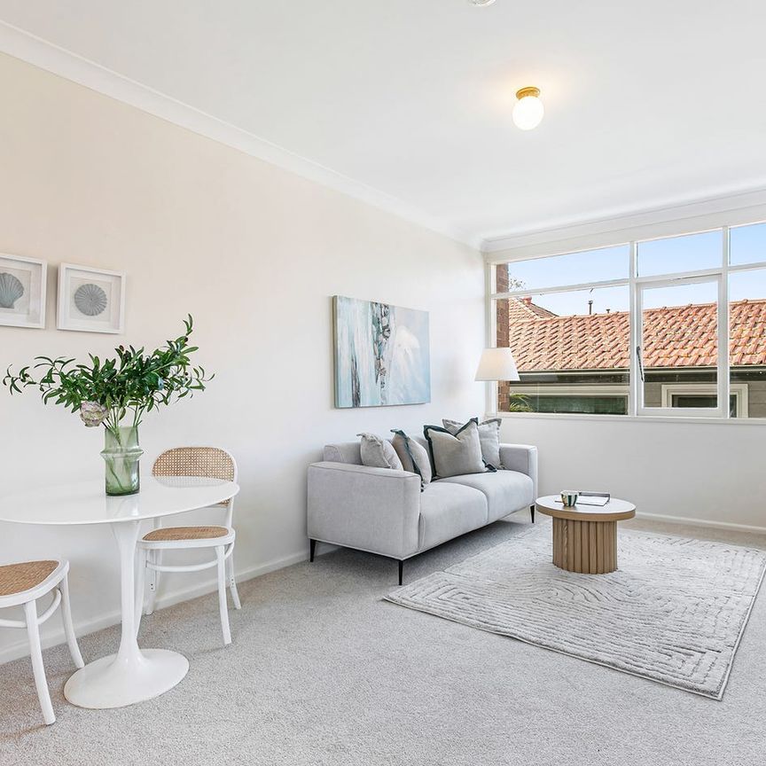 CONVENIENT ONE BEDROOM APARTMENT - Photo 1