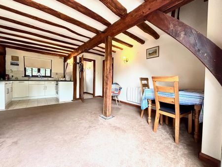 1 bedroom barn conversion to rent - Photo 5
