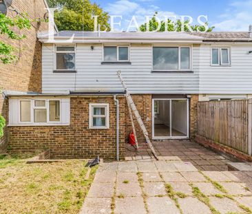 3 bedroom house to rent Ditchling Hill, Crawley, RH11 - Photo 6