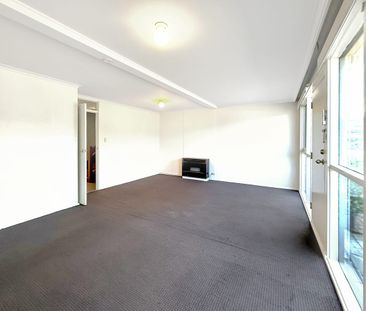 LOW MAINTENANCE BEAUTY - Photo 6