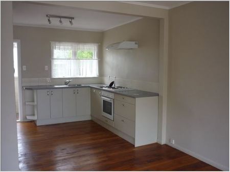 TAKAPUNA - 2 Bedroom Brick & Tile Unit - Photo 5