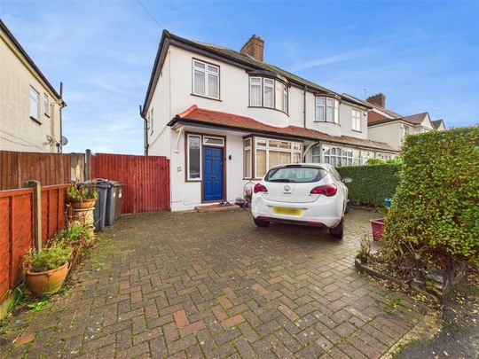 Argyle Avenue, Hounslow, Middlesex, TW3 - Photo 1