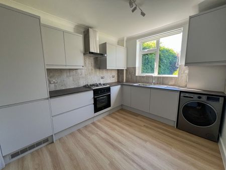 2 Bed Flat, Westover Road, BS9 - Photo 3