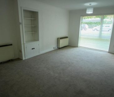 2 bedroom ground floor flat to rent - Photo 2