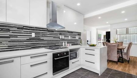 Beautiful 3-Bedroom Home with Rumpus Room in Prime Papatoetoe Location! - Photo 4