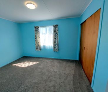 Sunny Three-Bedroom Family Home - Bellevue - Photo 6