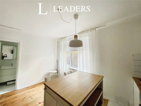 property to rent Knyveton Road, Bournemouth, Dorset, BH1 - Photo 4