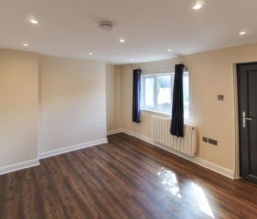 2 bedroom end of terrace house to rent - Photo 5