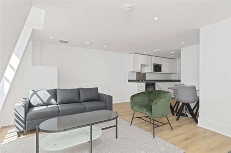 A recently refurbished immaculately presented two bedroom apartment. - Photo 2
