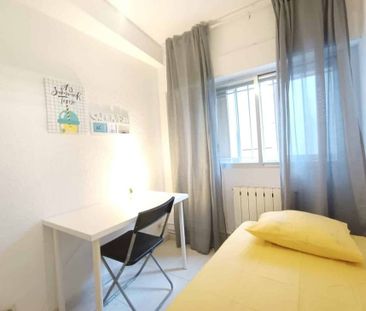 Calle de la Sierra de Tornavacas, Madrid, Community of Madrid 28031 - Photo 5