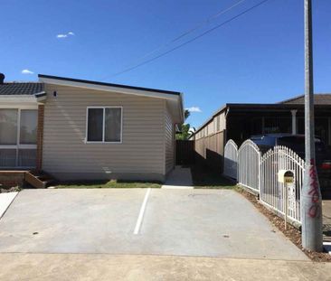 Spacious 2 Bedroom Granny Flat - Photo 3