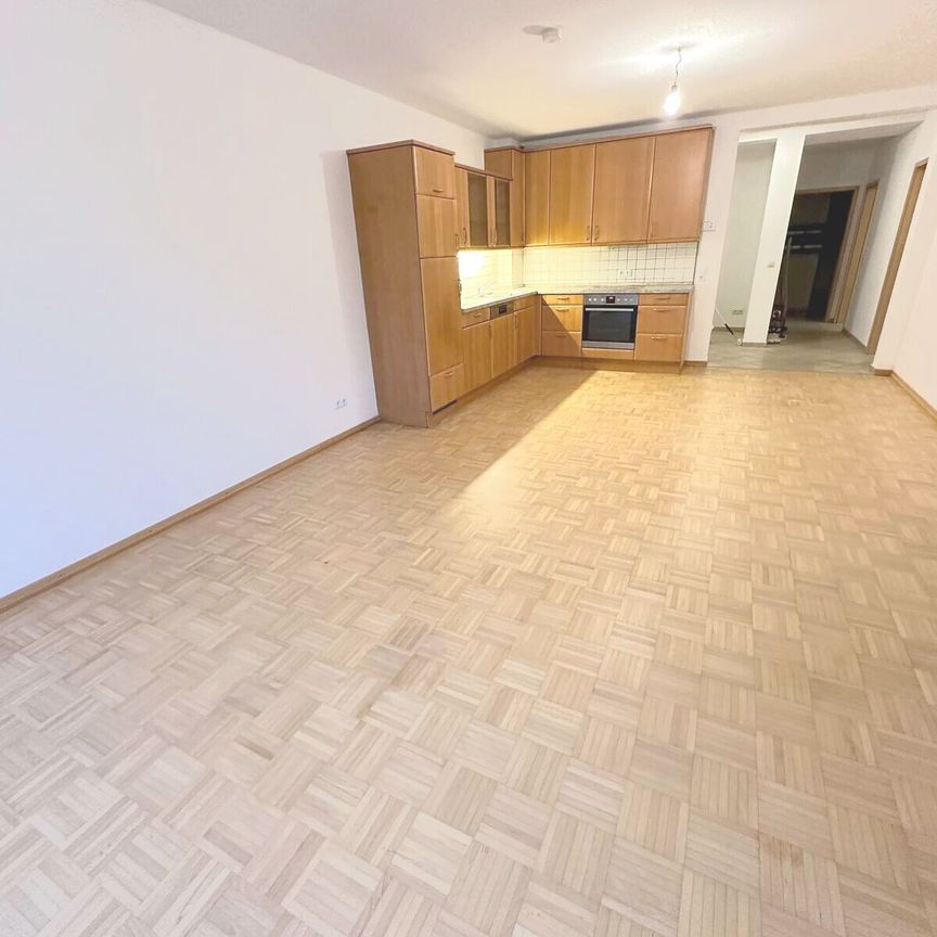 Saarburg: Helle & frisch renovierte 2,5-Zimmer-Wohnung mit Balkon – 79 m² Wohnkomfort. - Photo 1