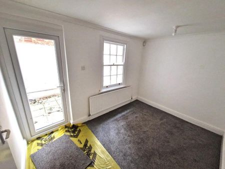 2 bedroom terraced house to rent - Photo 2