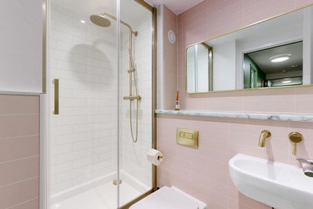 4 bedroom flat to rent - Photo 4