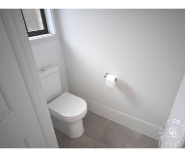 Stunning & Spacious, Brand New, Family Home - Photo 6