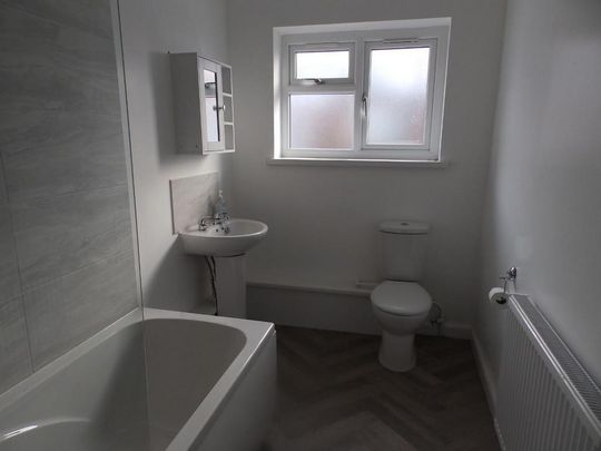 2 bedroom house to rent - Photo 1