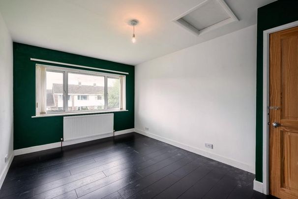 4 bedroom semi-detached house to rent - Photo 1