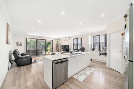Stunning & Spacious Home in North Lakes - Photo 4