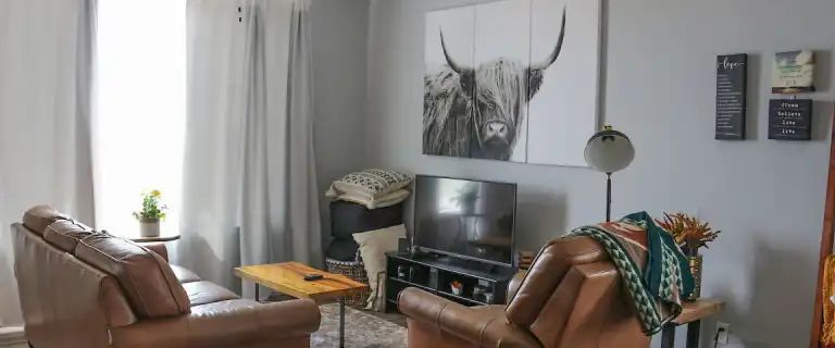 Main Floor House 2 Bedroom, 2 Bath Suite | Lethbridge - Photo 1