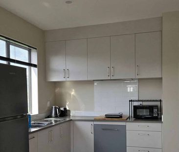 Fully furnished one bedroom Self-contained - Photo 2