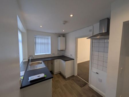 2 bedroom terraced house to rent - Photo 4