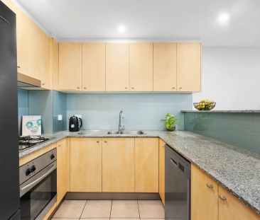 Large Apartment in the Heart of Dee Why - Photo 1