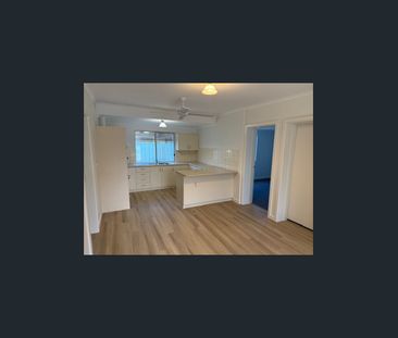 Over 55's living: Perfectly Positioned 2-bed Villa - Photo 4