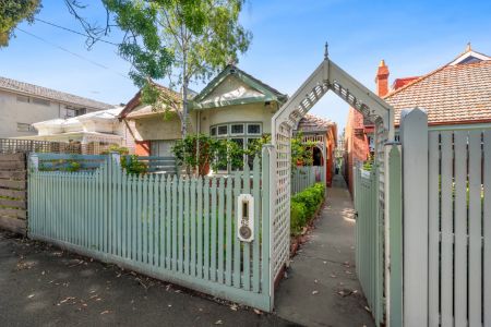 Spacious Victorian in an Unbeatable Location - Photo 2