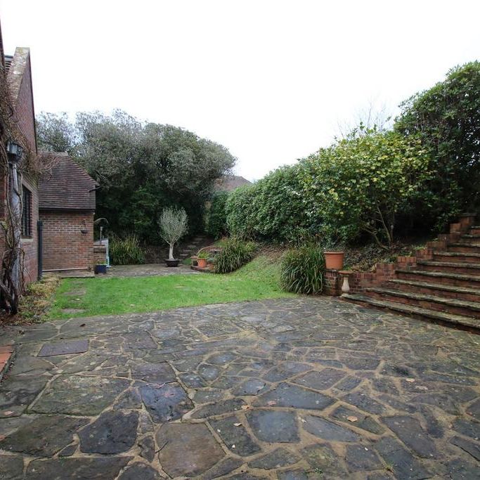 2 bedroom house to rent - Photo 1