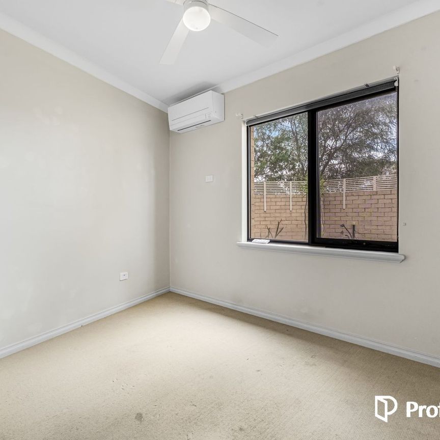 Stylish Villa Living with Large Private Courtyard! - Photo 1