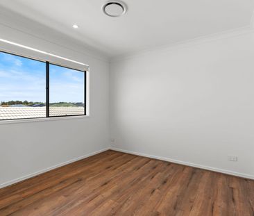 Stylish 4-Bedroom Rental in Ripley: Modern Design Meets Cozy Comfort - Photo 6