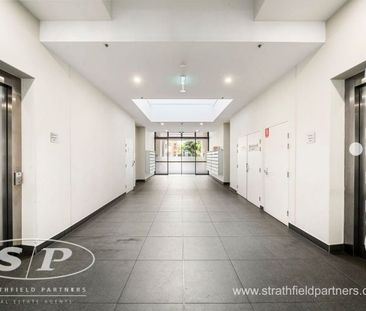 Arriva Strathfield | Huge Luxury 2 Bedroom Apartment - Photo 1