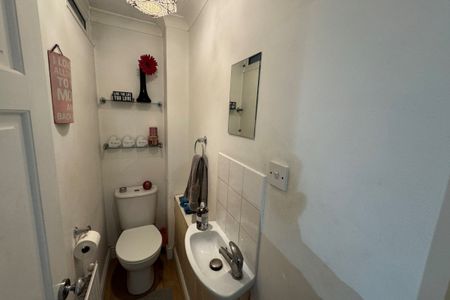 Jubilee Close - Photo 4