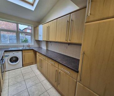 Eileen Grove West, Manchester, M14 - Photo 3