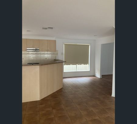 5 Meadowbank Court, Craigieburn, Vic 3064 - Photo 4