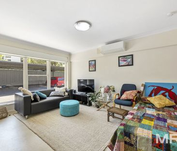 3/2 Yorston Court, Elsternwick - Photo 2