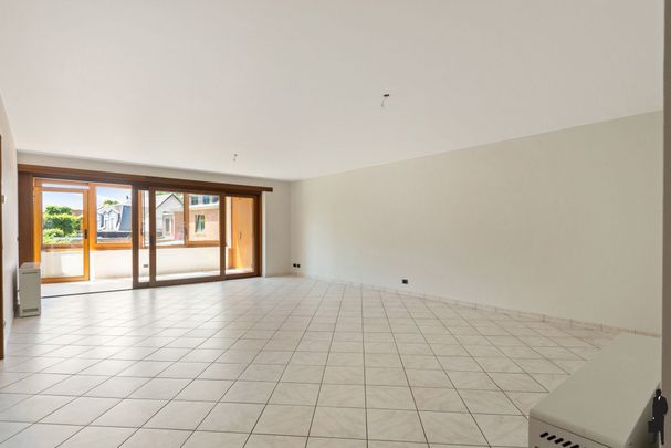 Ruim appartement met 2 slpks, kelderberging en zuid terras - Foto 1