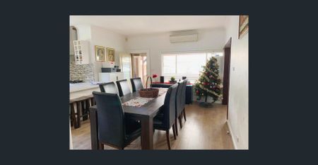 Spacious 3-Bedroom House - Photo 3