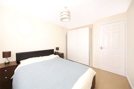 Ferguson Close, London, UK, E14 3SJ - Photo 4